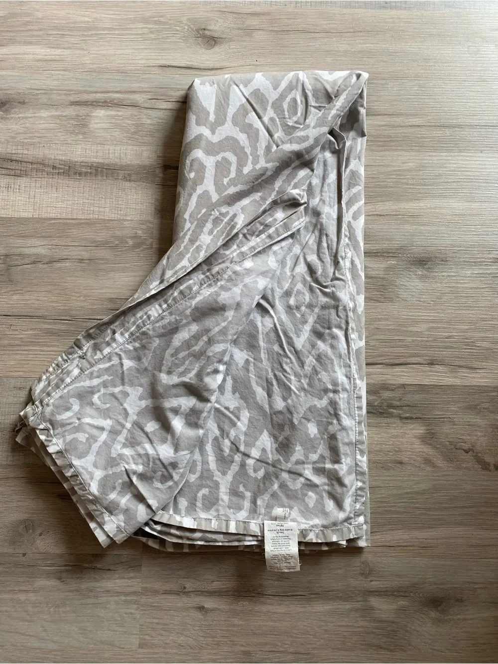 Potter Barn Neutral Ikat Print Fitted Twin Sheet Set